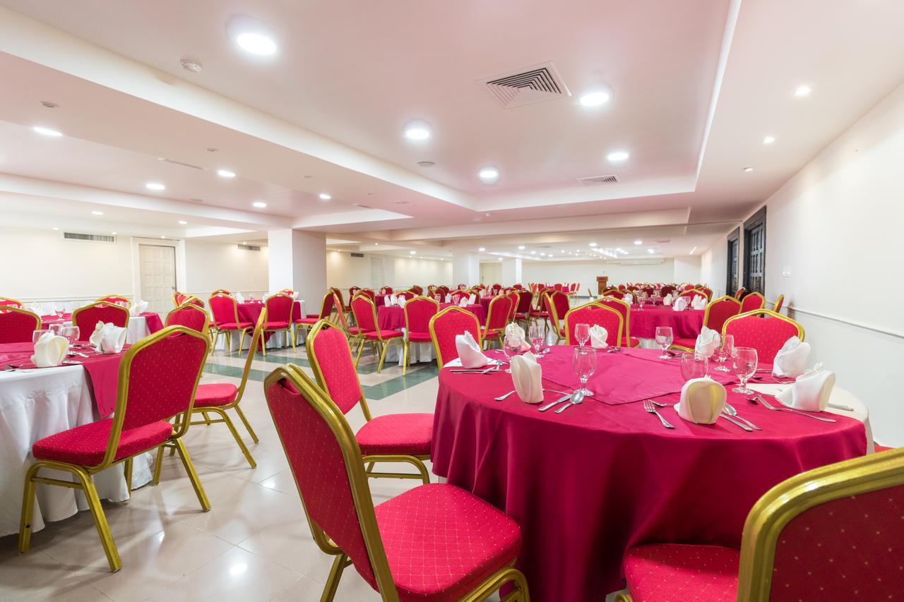 Hotel Faranda Express Soloy And Casino, A Member Of Radisson Individuals Kota Panama Bagian luar foto